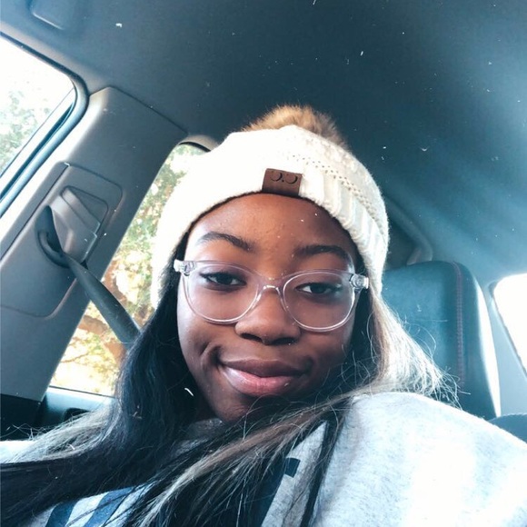 Meet your Posher, Sadayah - Picture 1 of 1